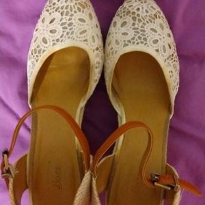 White lace wedges size 6 1/2-7